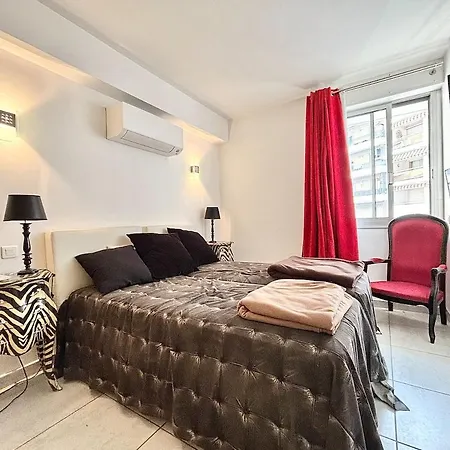 Two Bedrooms And Two Bathrooms - 20lm