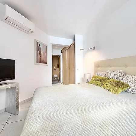 Two Bedrooms And Two Bathrooms - 20lm Apartmán *